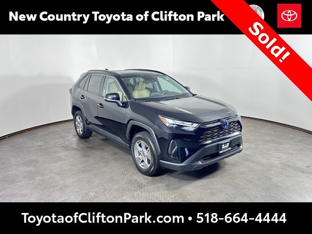 2022 Toyota RAV4 Hybrid XLE