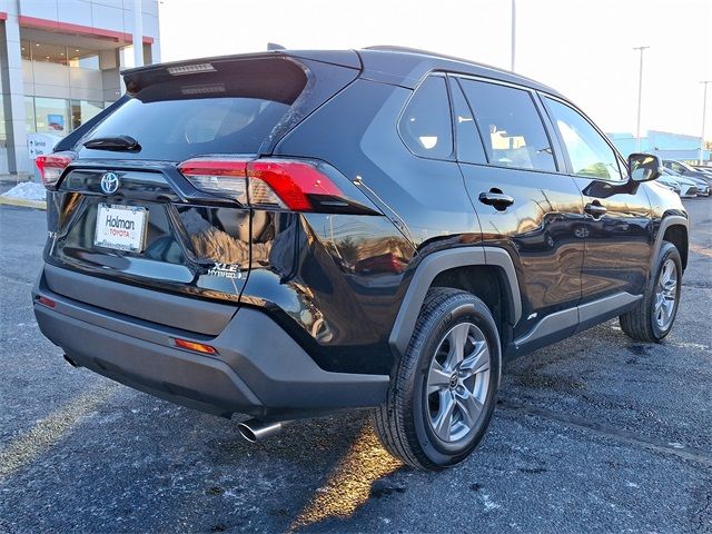 2022 Toyota RAV4 Hybrid XLE