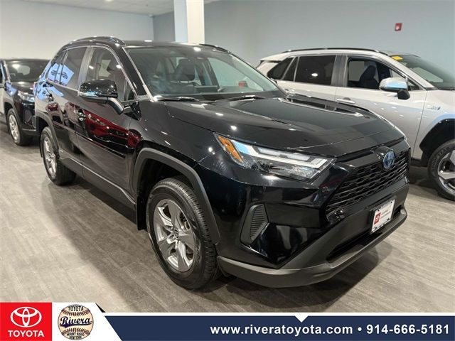 2022 Toyota RAV4 Hybrid XLE