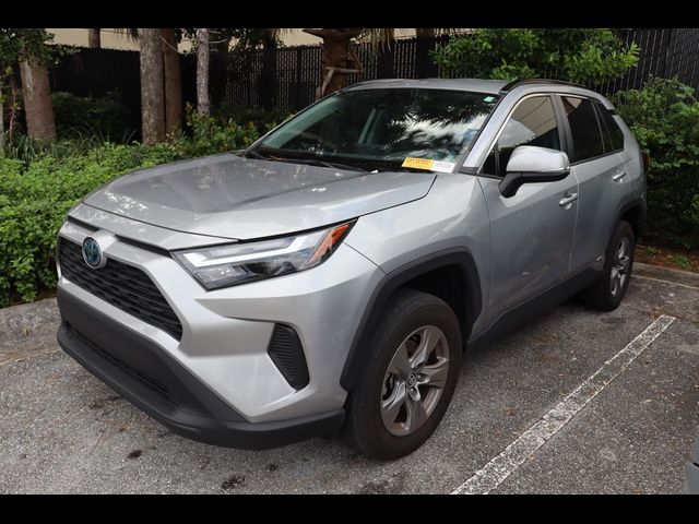 2022 Toyota RAV4 Hybrid XLE