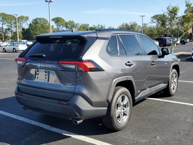 2022 Toyota RAV4 Hybrid XLE