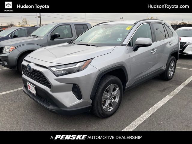 2022 Toyota RAV4 Hybrid XLE