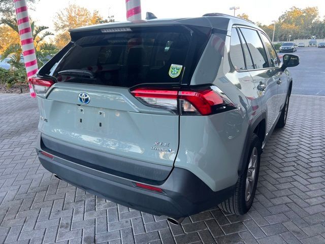 2022 Toyota RAV4 Hybrid XLE