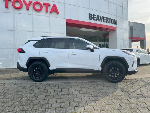 2022 Toyota RAV4 Hybrid XLE