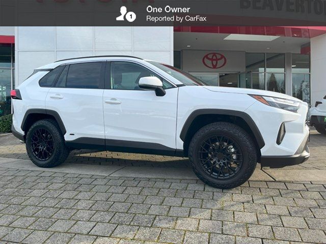 2022 Toyota RAV4 Hybrid XLE