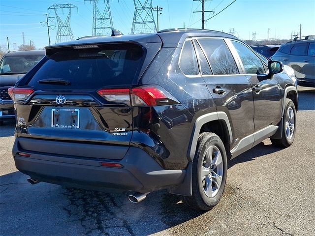 2022 Toyota RAV4 Hybrid XLE