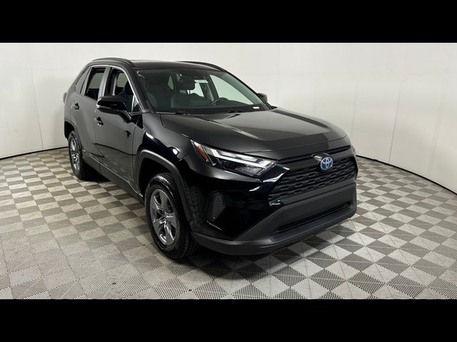 2022 Toyota RAV4 Hybrid XLE