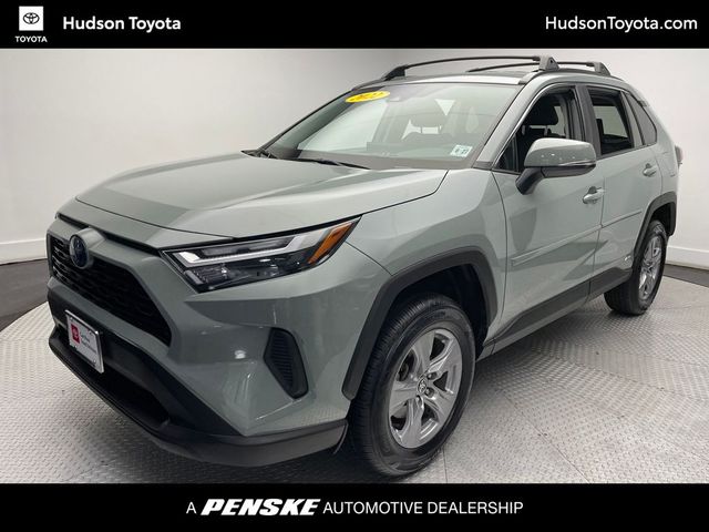 2022 Toyota RAV4 Hybrid XLE