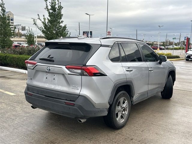 2022 Toyota RAV4 Hybrid XLE