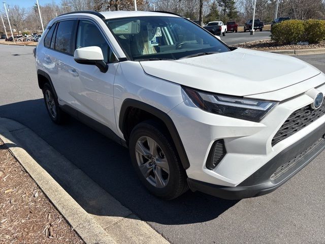 2022 Toyota RAV4 Hybrid XLE