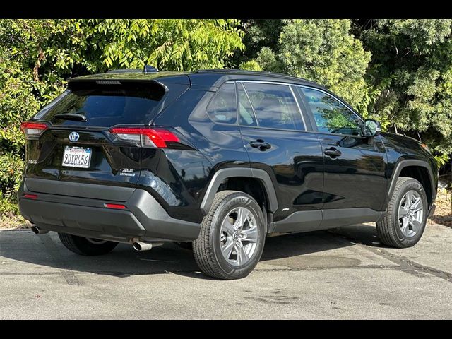 2022 Toyota RAV4 Hybrid XLE