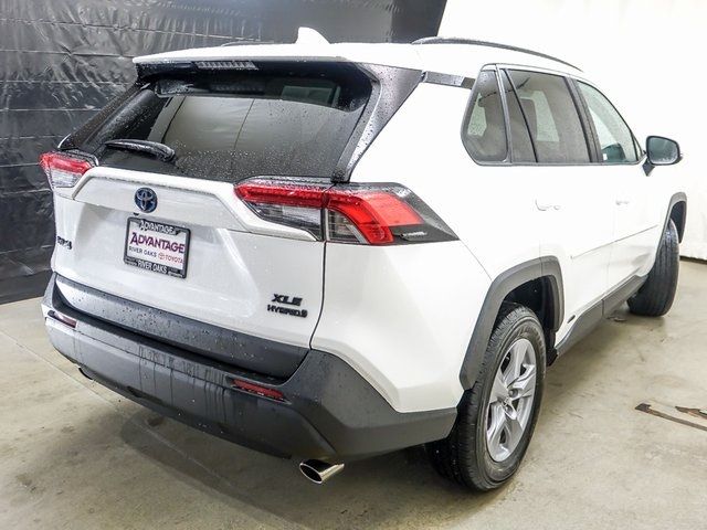 2022 Toyota RAV4 Hybrid XLE