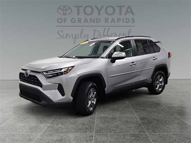 2022 Toyota RAV4 Hybrid XLE