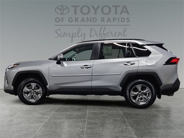 2022 Toyota RAV4 Hybrid XLE