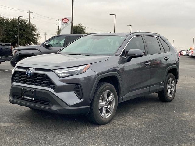 2022 Toyota RAV4 Hybrid XLE