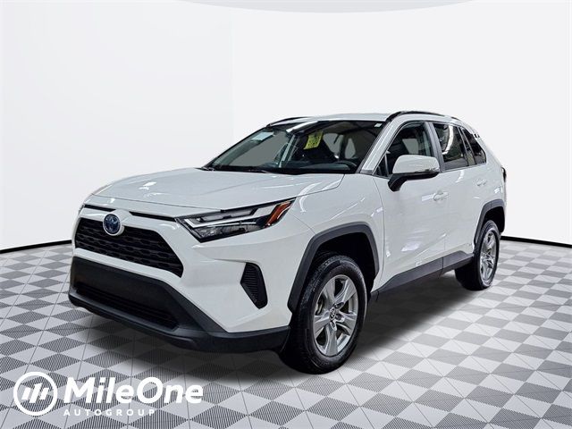 2022 Toyota RAV4 Hybrid XLE