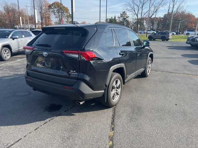 2022 Toyota RAV4 Hybrid XLE