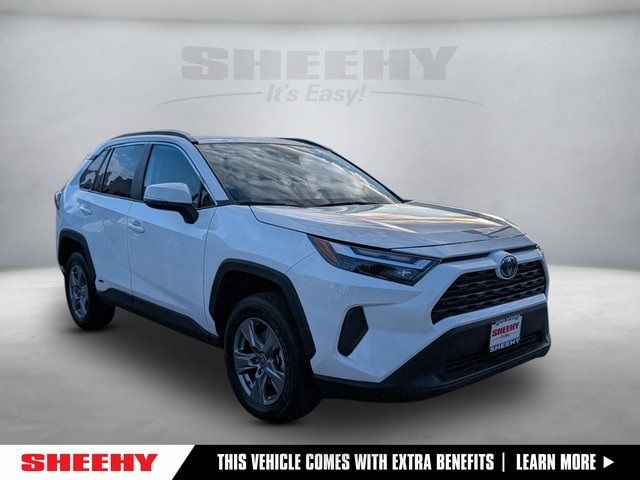 2022 Toyota RAV4 Hybrid XLE