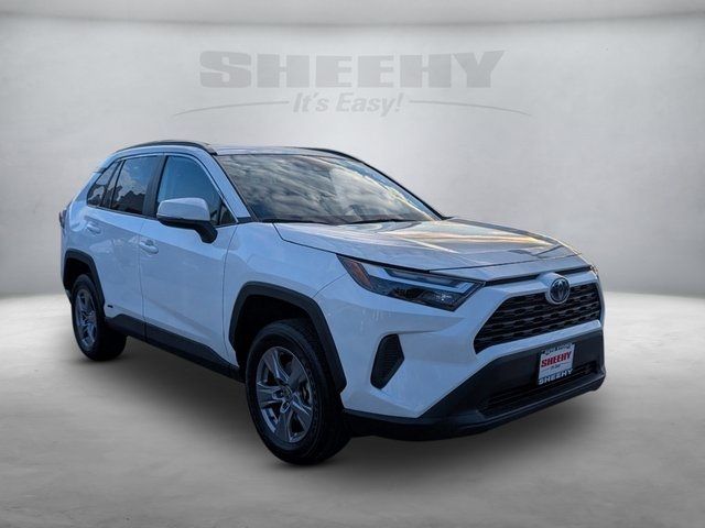 2022 Toyota RAV4 Hybrid XLE