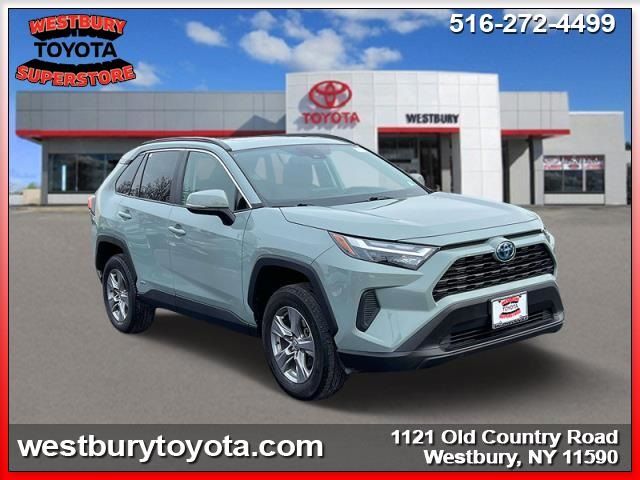 2022 Toyota RAV4 Hybrid XLE