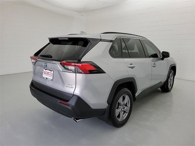 2022 Toyota RAV4 Hybrid XLE