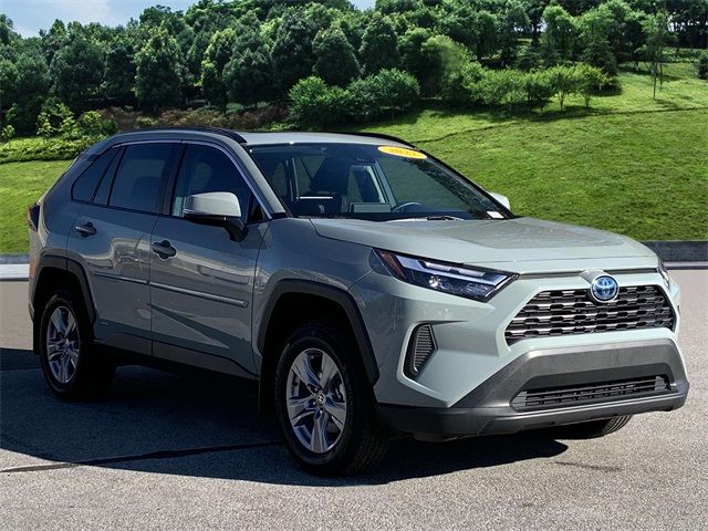 2022 Toyota RAV4 Hybrid XLE