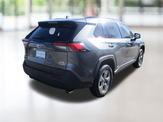 2022 Toyota RAV4 Hybrid XLE