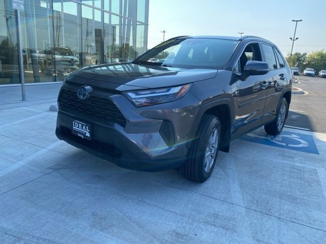 2022 Toyota RAV4 Hybrid XLE