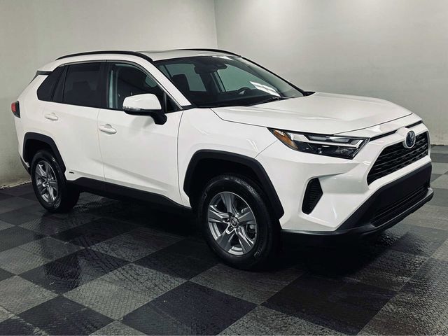 2022 Toyota RAV4 Hybrid XLE