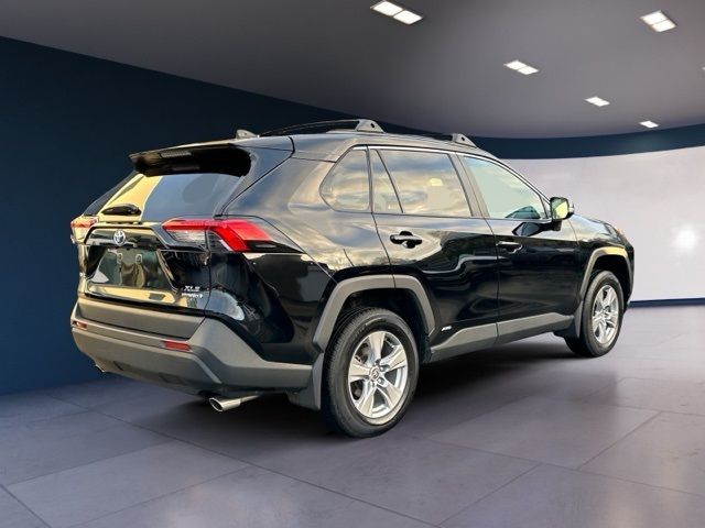 2022 Toyota RAV4 Hybrid XLE