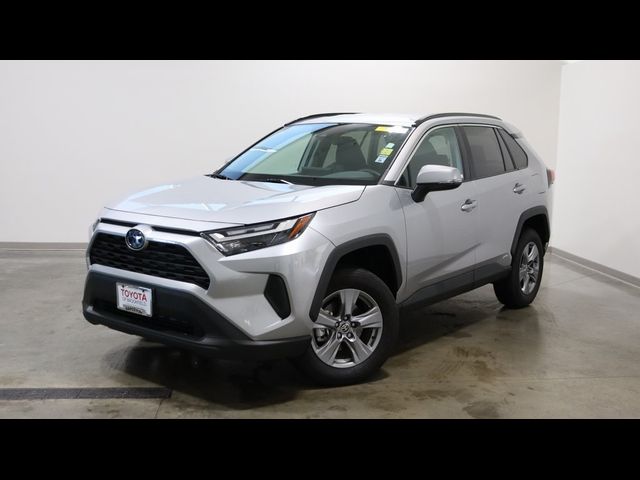 2022 Toyota RAV4 Hybrid XLE