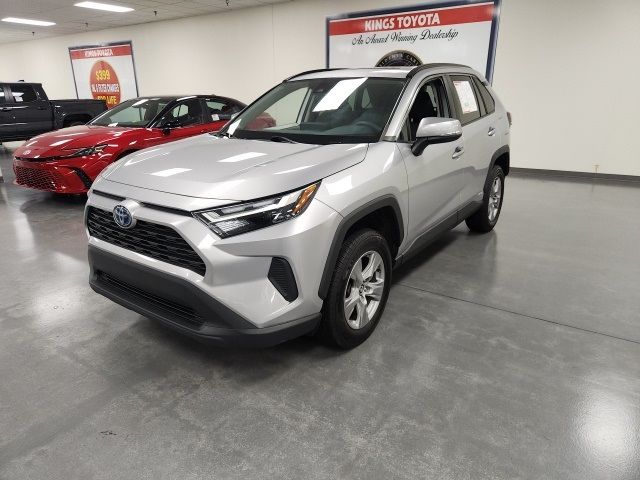 2022 Toyota RAV4 Hybrid XLE