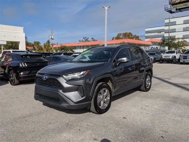 2022 Toyota RAV4 Hybrid XLE