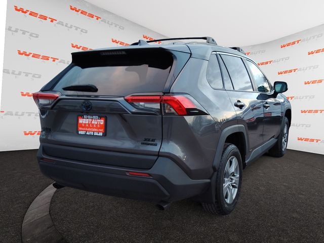 2022 Toyota RAV4 Hybrid XLE