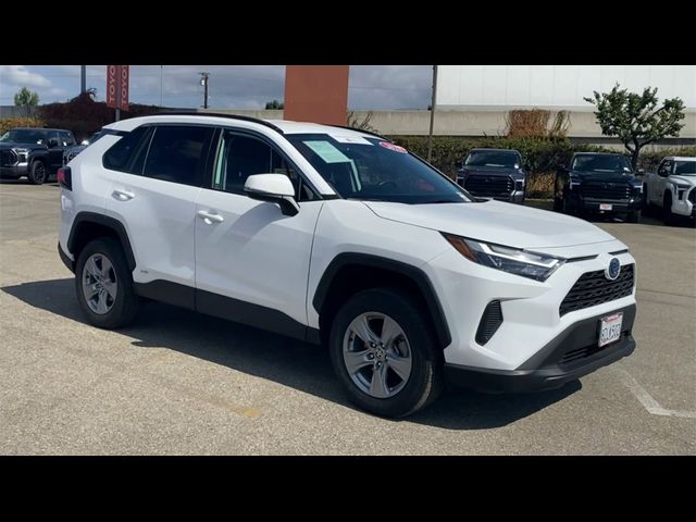 2022 Toyota RAV4 Hybrid XLE