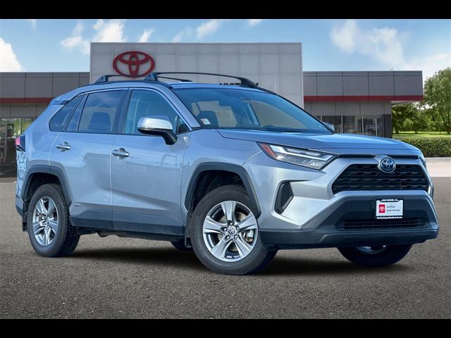 2022 Toyota RAV4 Hybrid XLE