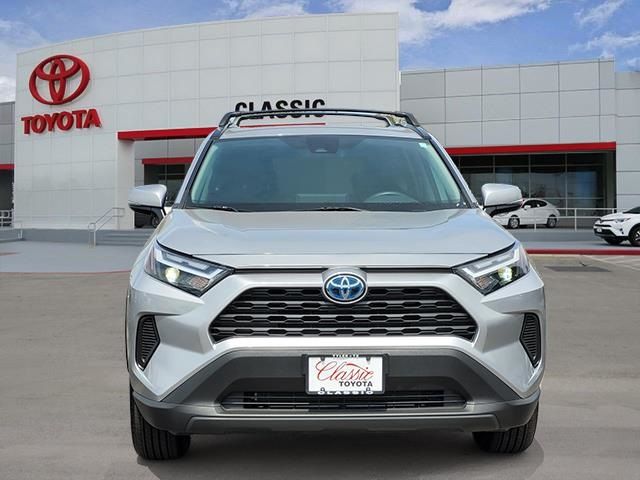 2022 Toyota RAV4 Hybrid XLE