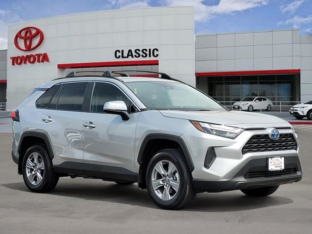 2022 Toyota RAV4 Hybrid XLE