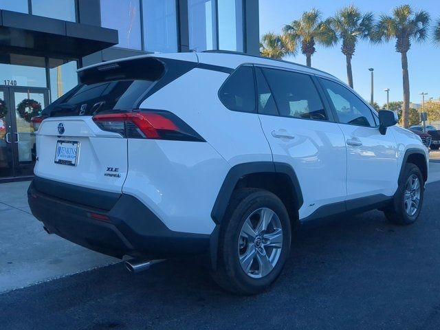 2022 Toyota RAV4 Hybrid XLE