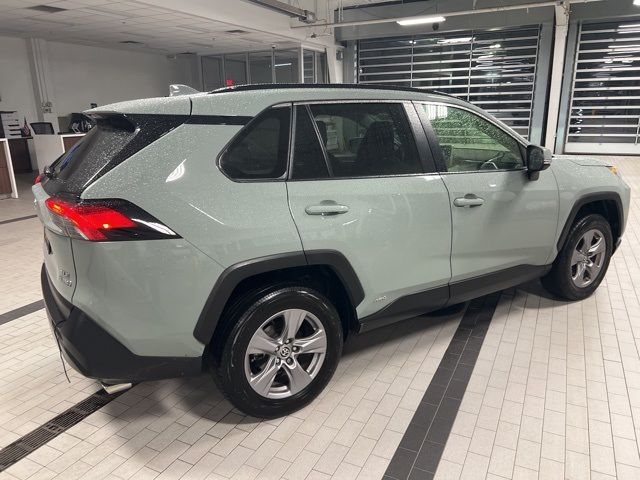 2022 Toyota RAV4 Hybrid XLE