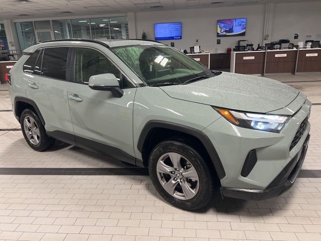 2022 Toyota RAV4 Hybrid XLE