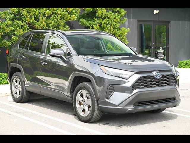 2022 Toyota RAV4 Hybrid XLE