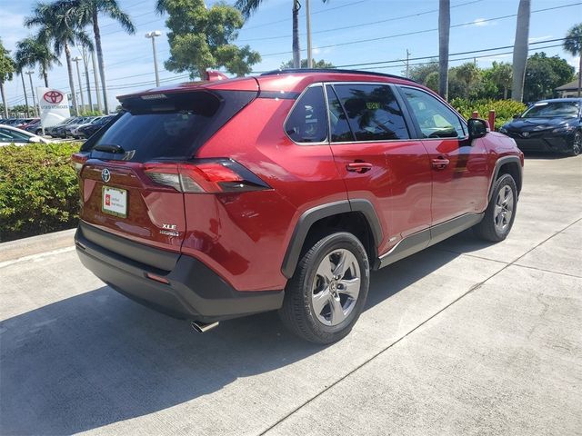 2022 Toyota RAV4 Hybrid XLE