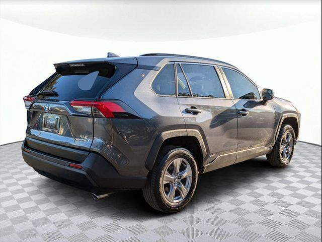 2022 Toyota RAV4 Hybrid XLE