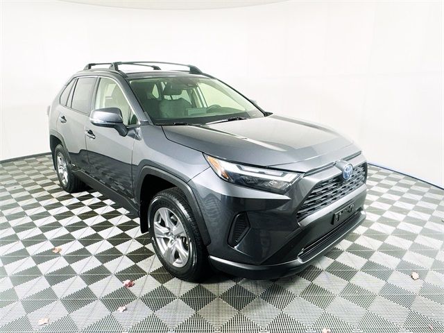 2022 Toyota RAV4 Hybrid XLE