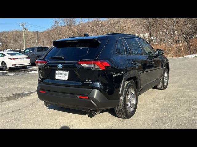 2022 Toyota RAV4 Hybrid XLE