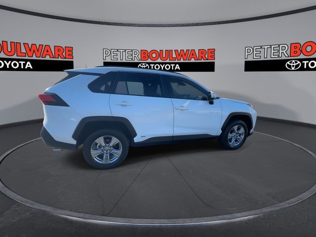 2022 Toyota RAV4 Hybrid XLE