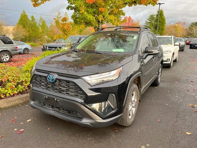 2022 Toyota RAV4 Hybrid XLE