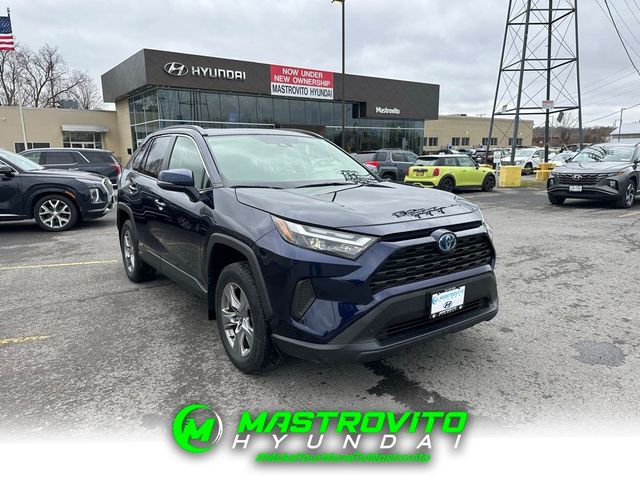2022 Toyota RAV4 Hybrid XLE