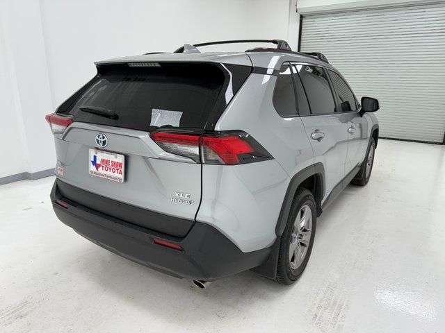 2022 Toyota RAV4 Hybrid XLE